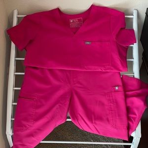 FIGS echo king pink (limited edition color) set